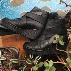 Fly London Yedd wedge bootie